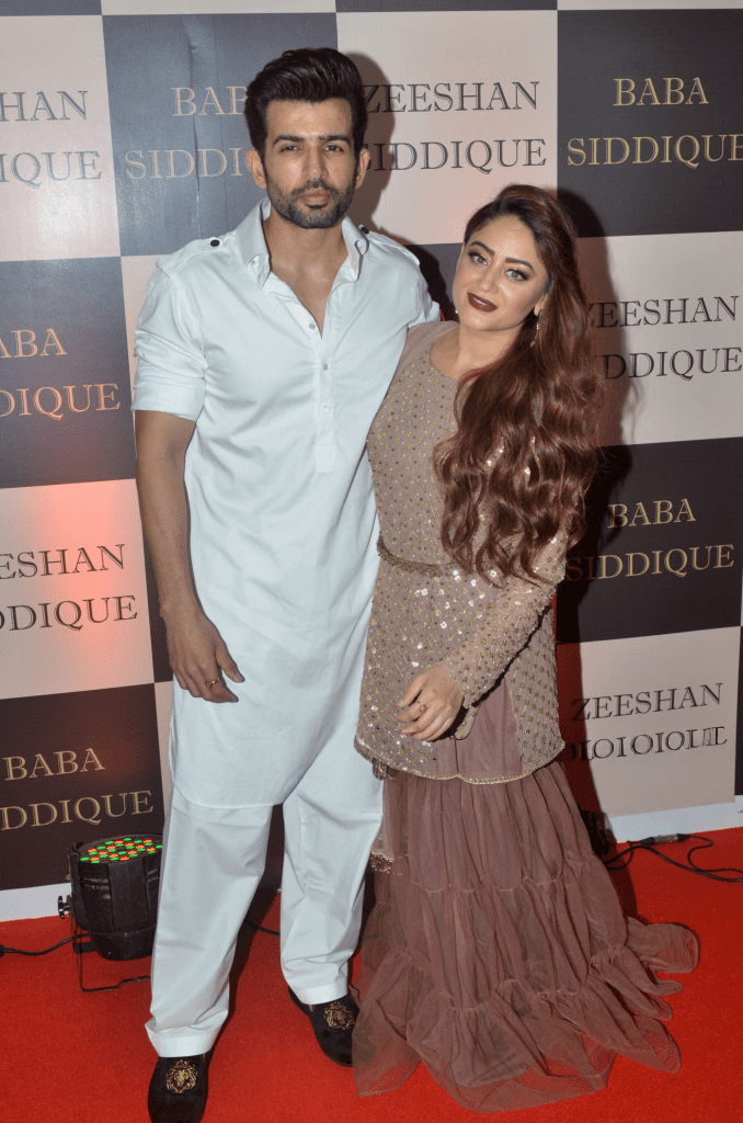 Jay Bhanushali and Mahhi Vij posing together.